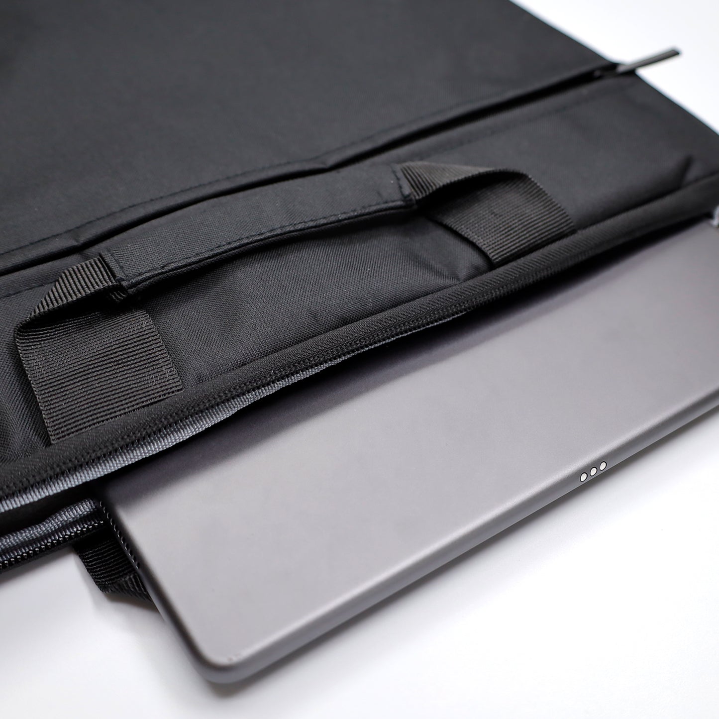 COMECOI  Laptop Shoulder Bag -Sleek, Durable and Water-Repellent Fabric, Lightweight Toploader, Business Casual or School-Black